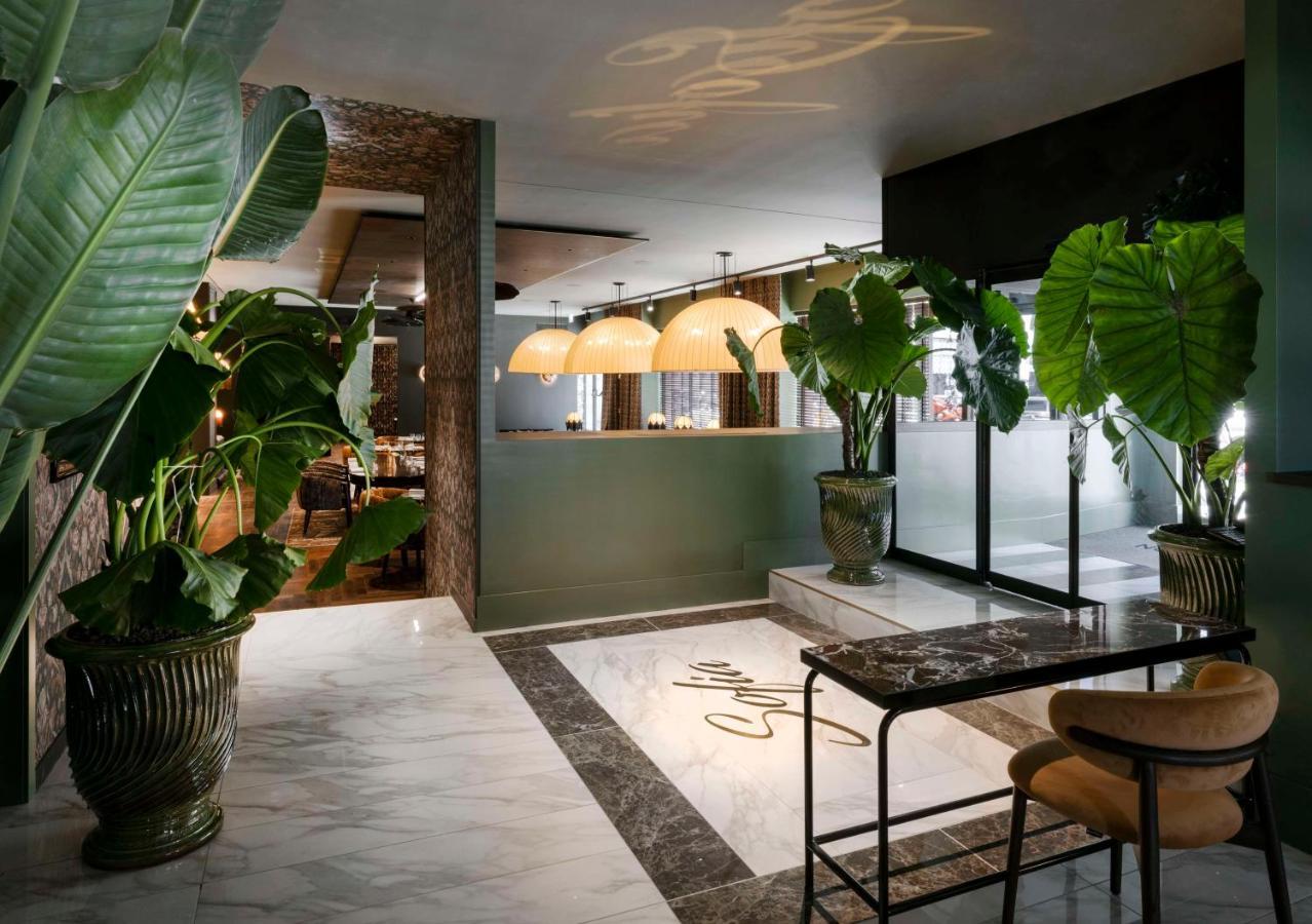 Radisson Collection Hotel, Santa Sofia Milan Exterior photo The lobby of the hotel