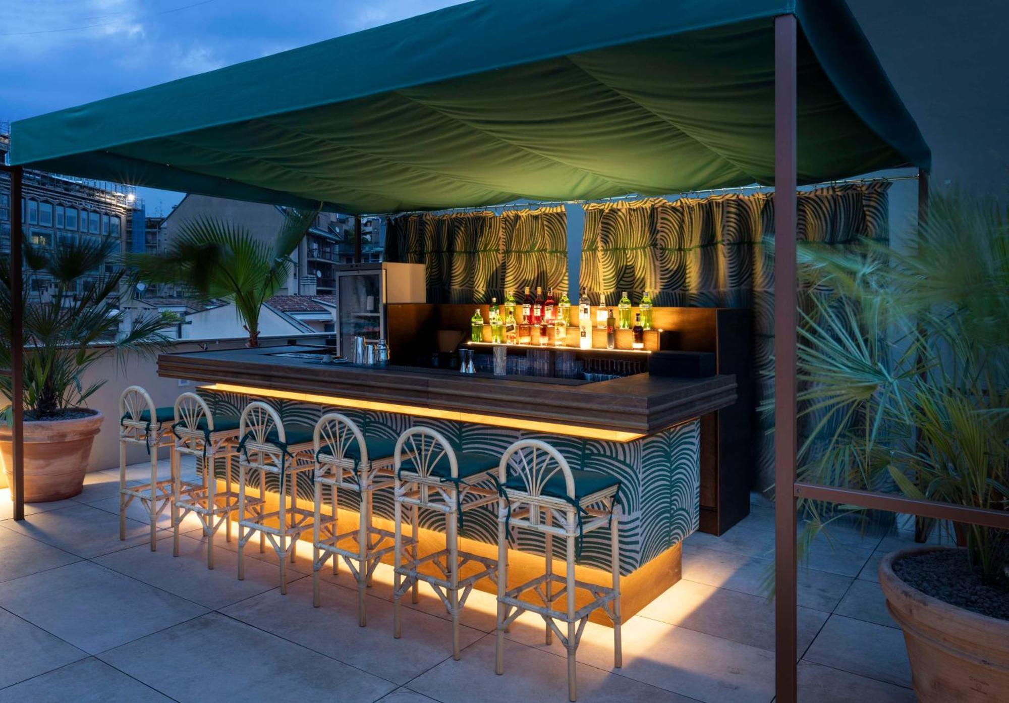 Radisson Collection Hotel, Santa Sofia Milan Exterior photo The bar at the rooftop terrace
